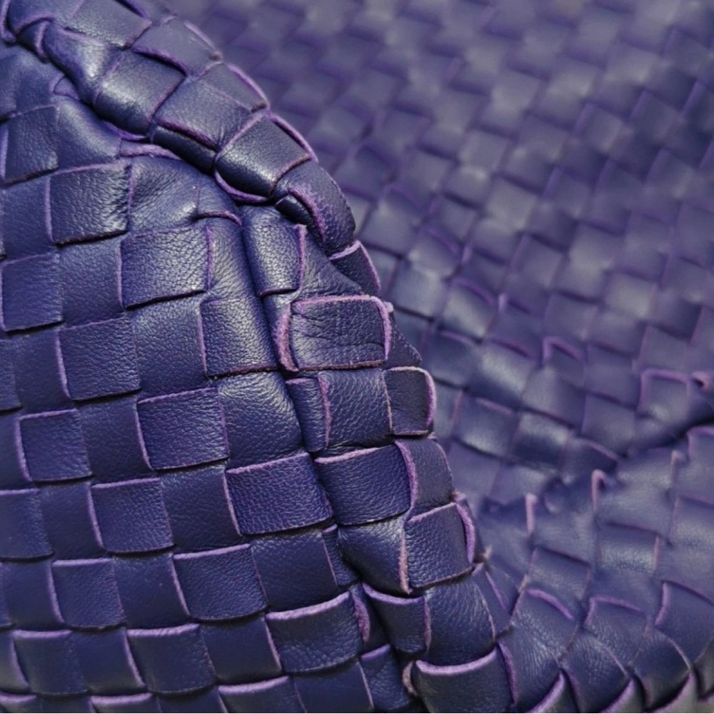 Bottega Veneta Intrecciato Woven Leather Shoulder Bag in Purple - Picture 11 of 16